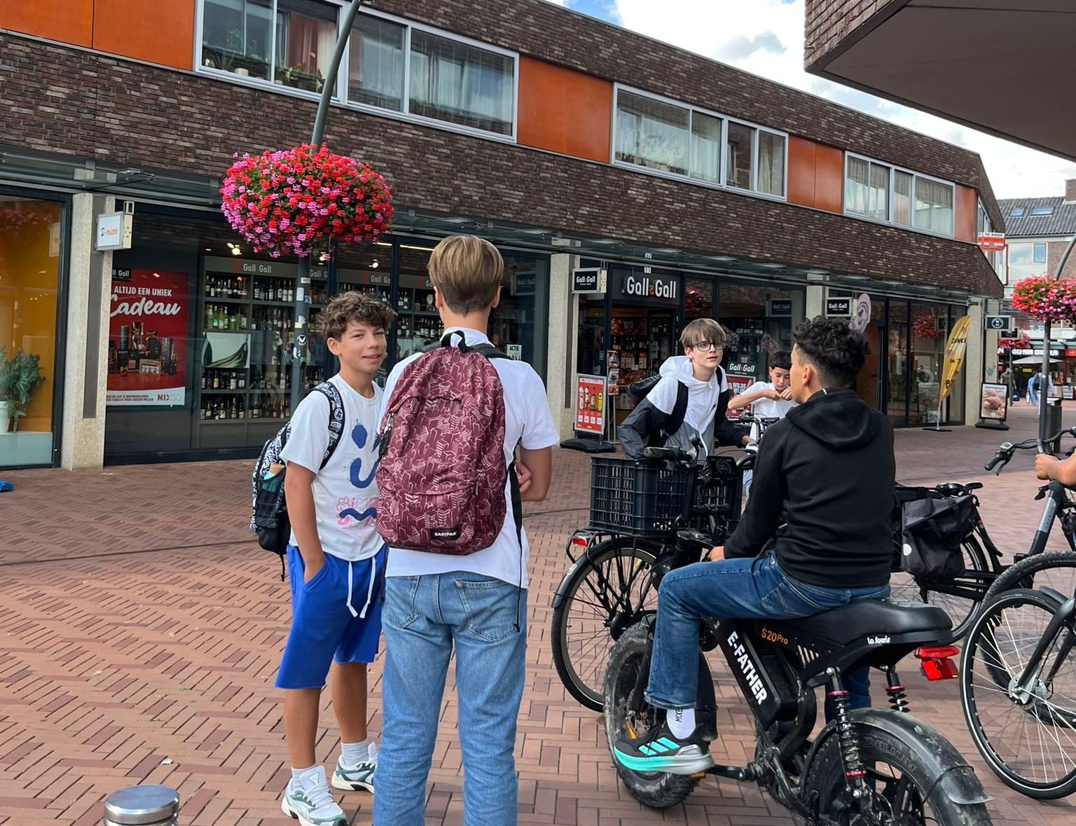 Dronten, winkelcentrum SuyderSee